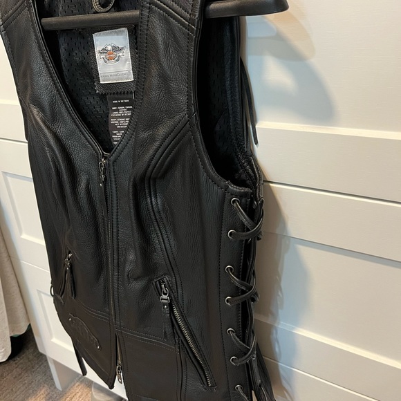 Leather vest - Picture 2 of 6